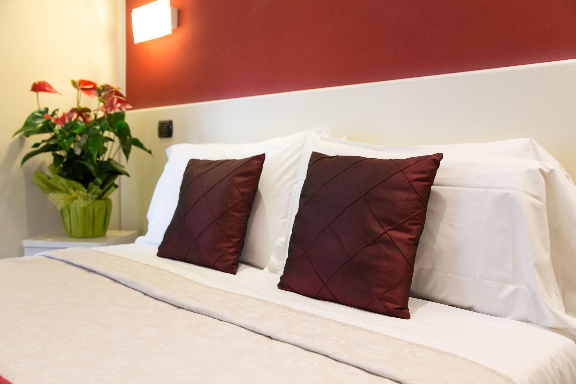 Il Piccolo Piacenza Otel Dış mekan fotoğraf
